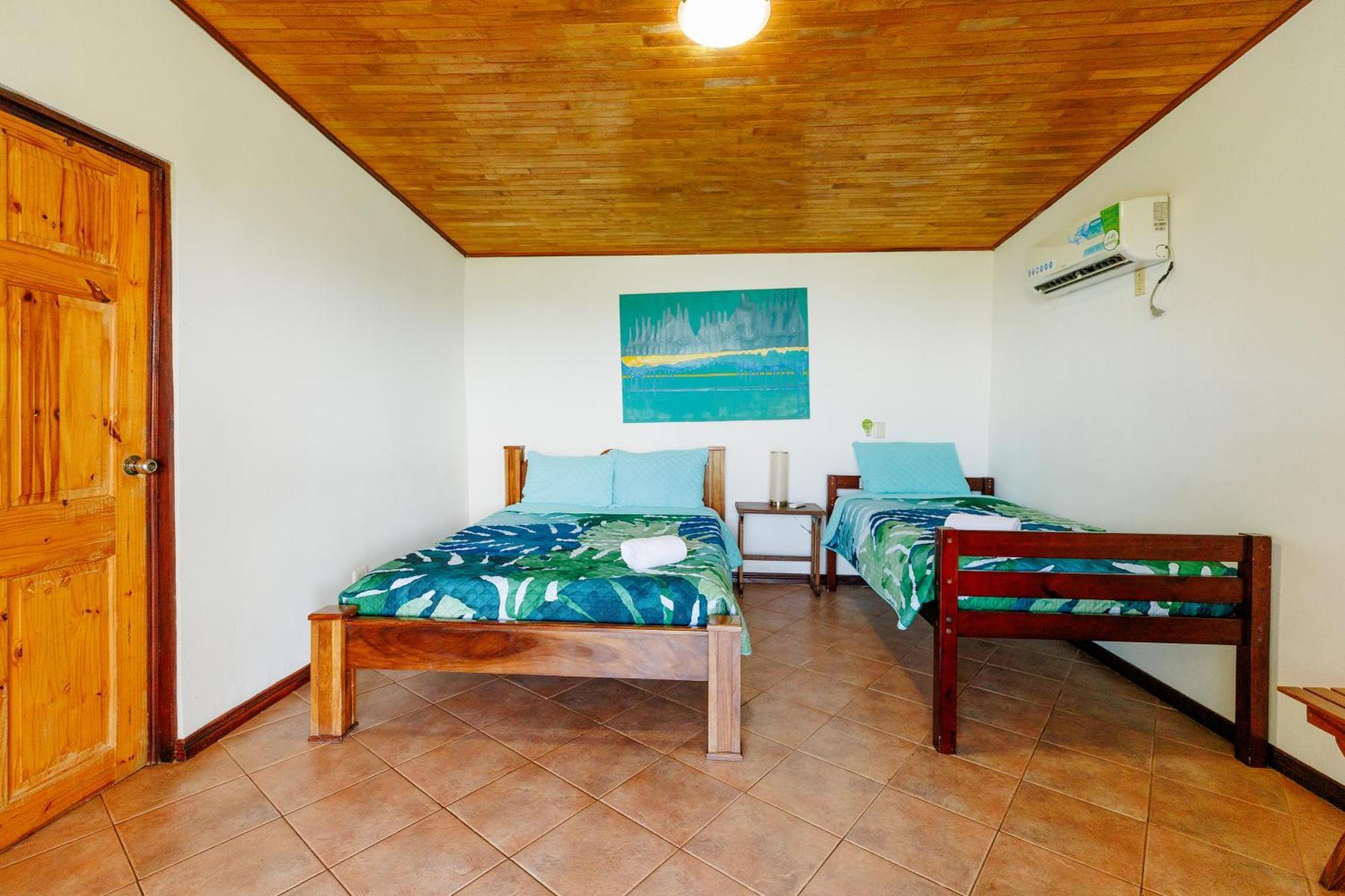 Hotel Planeta Sano Manuel Antonio Bagian luar foto